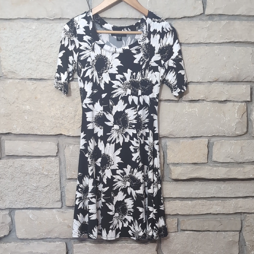 Karen Kane Short Sleeve Sunflower Mini Dress